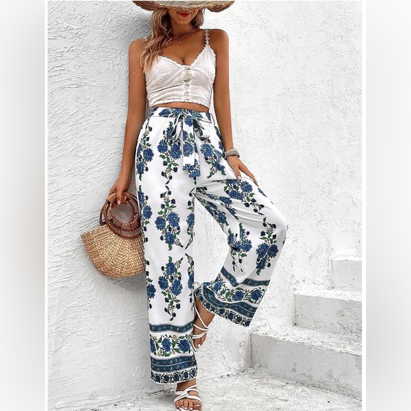 White/Blue Floral Print Belted Wide Leg Pants - Picture 3 of 6